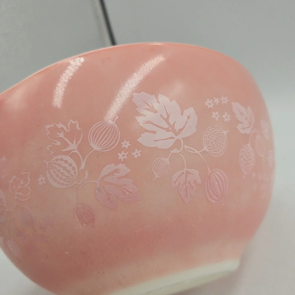 Vintage Pyrex Pink Gooseberry 442 Cinderella Nesting Bowl 1 1/2 Quart Slght Fade